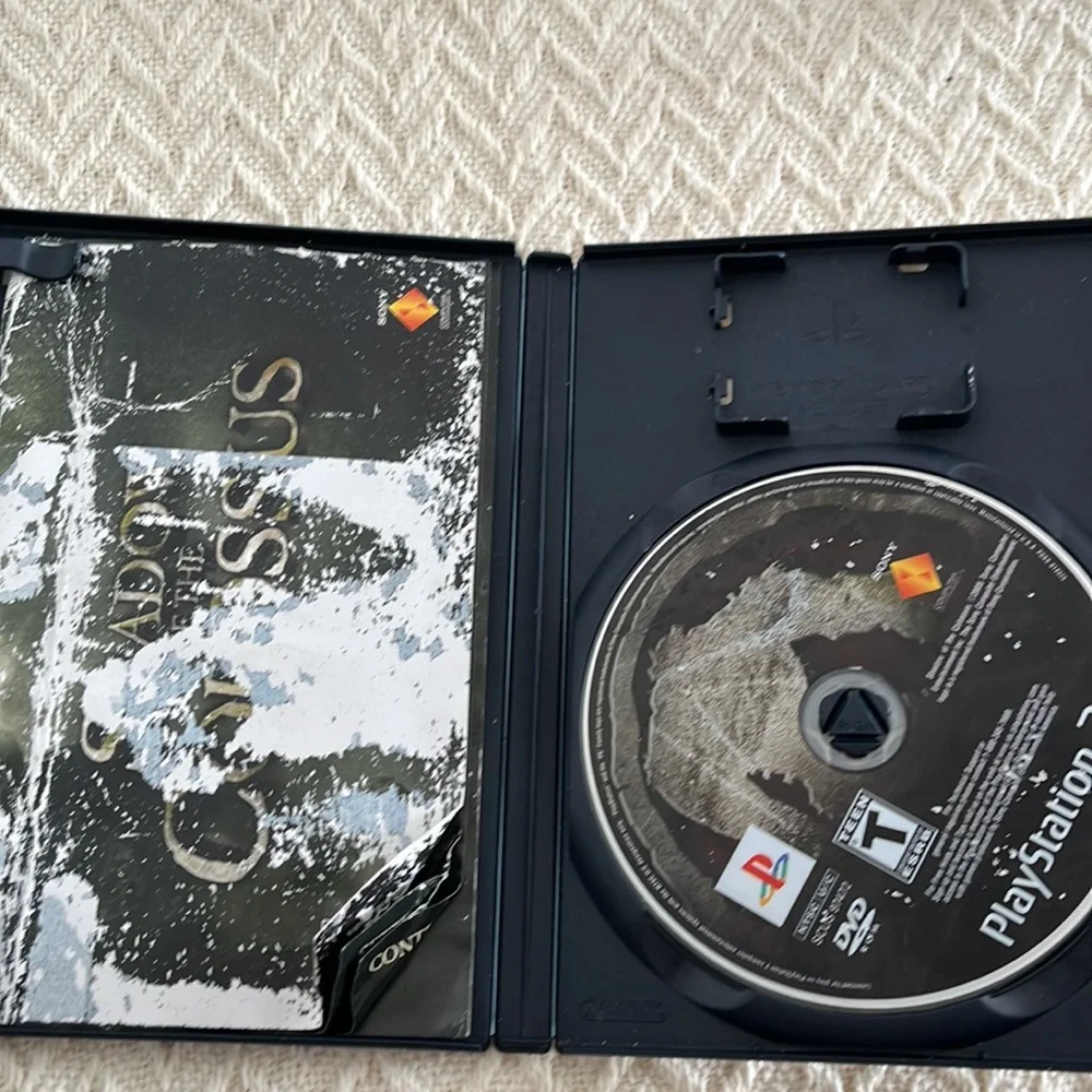 Shadow of the Colossus (Sony PlayStation 2, 2006) PS2 damaged case and manual